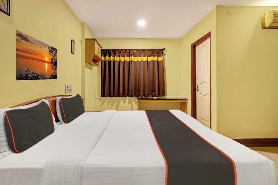 WiFi (free), bed sheets