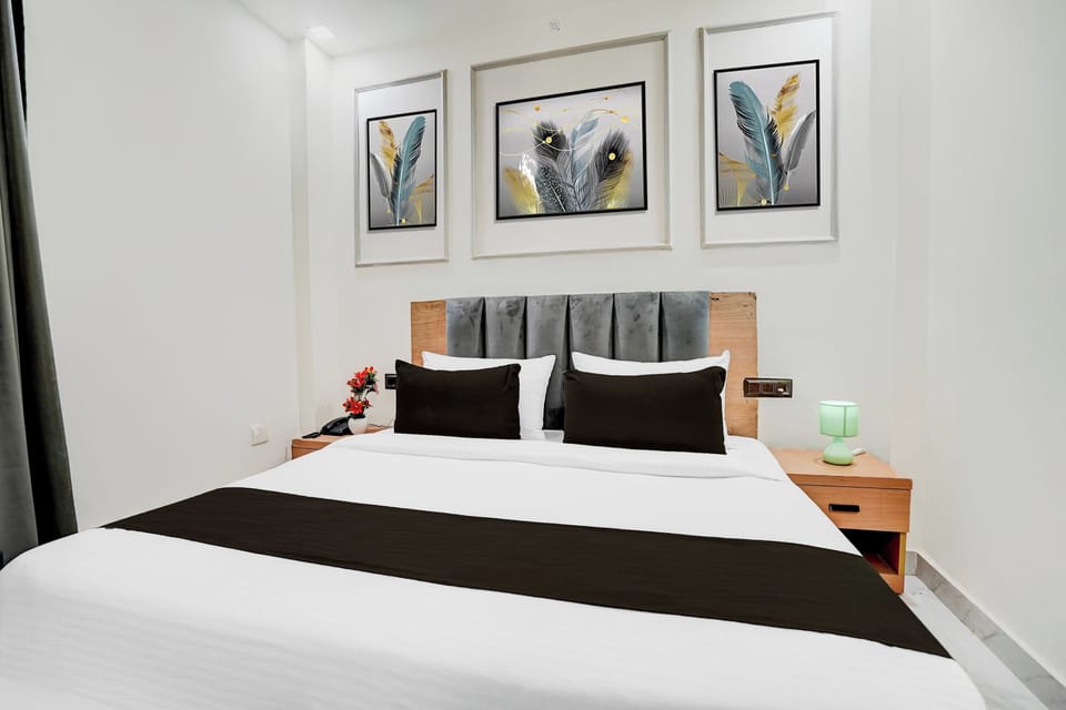 Desk, WiFi (free), bed sheets