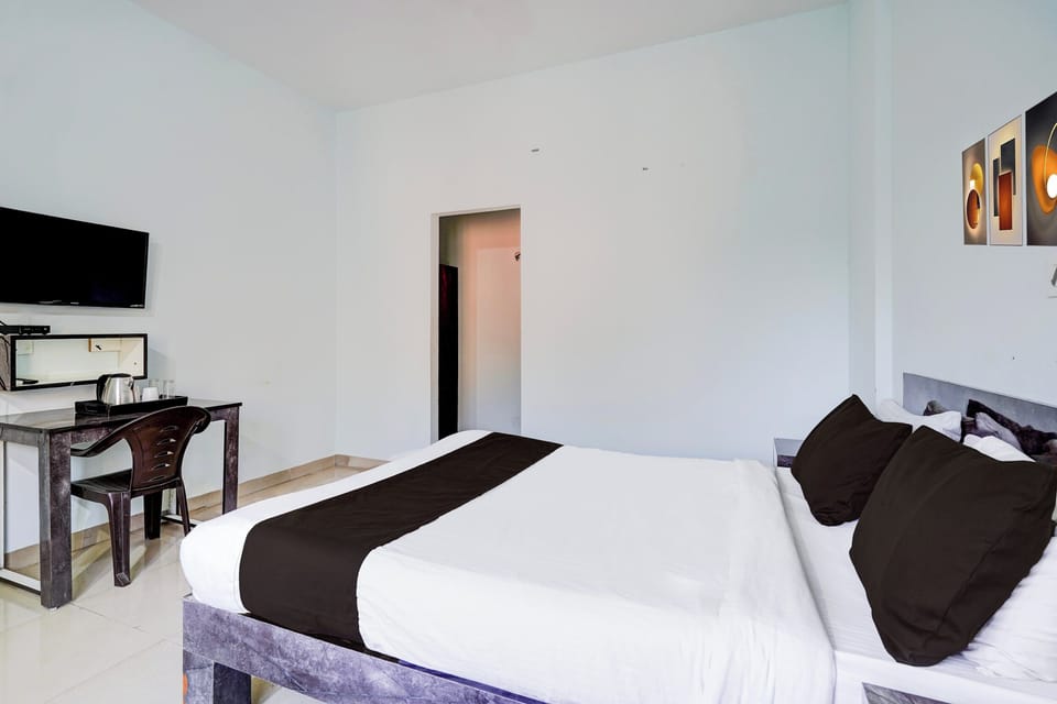 Classic Room | Desk, WiFi (free), bed sheets