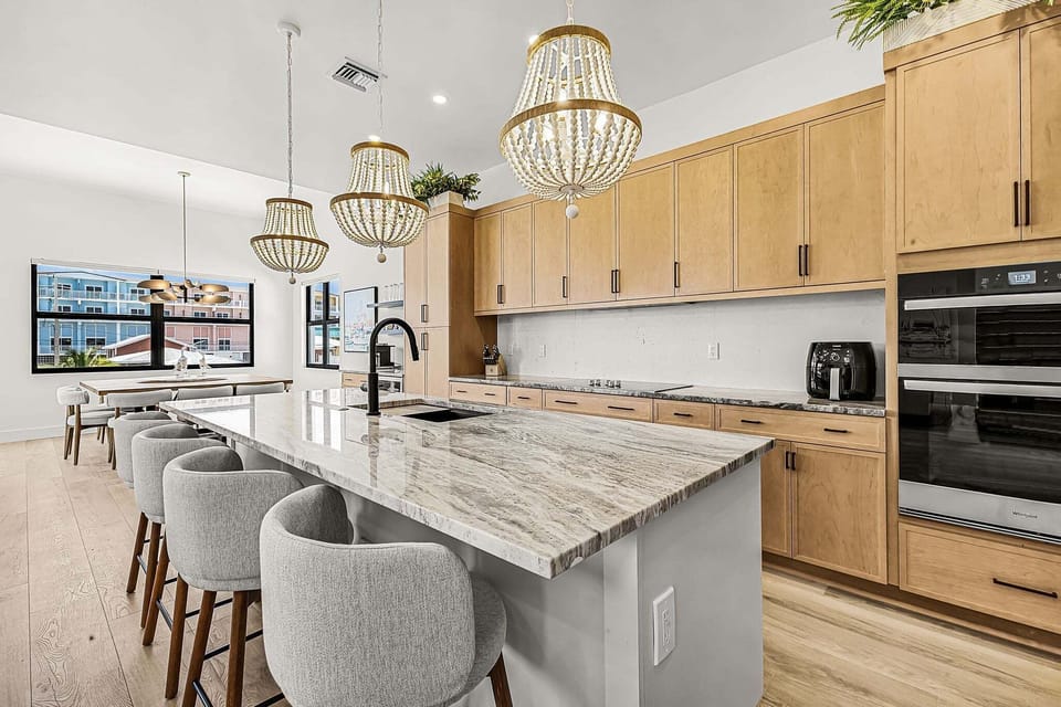 House, 6 Bedrooms | Private kitchen | Coffee/tea maker, fridge, oven, toaster