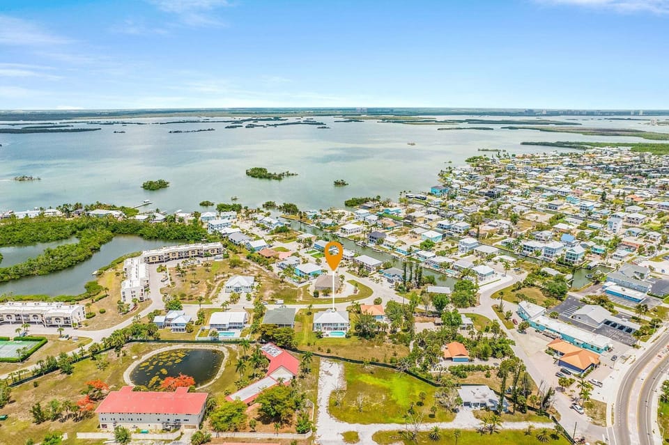 House, 4 Bedrooms | Aerial view