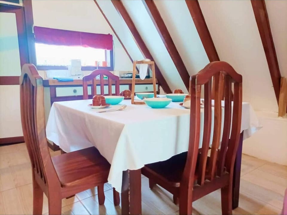 Cabin, 1 Bedroom, Smoking | Dining room