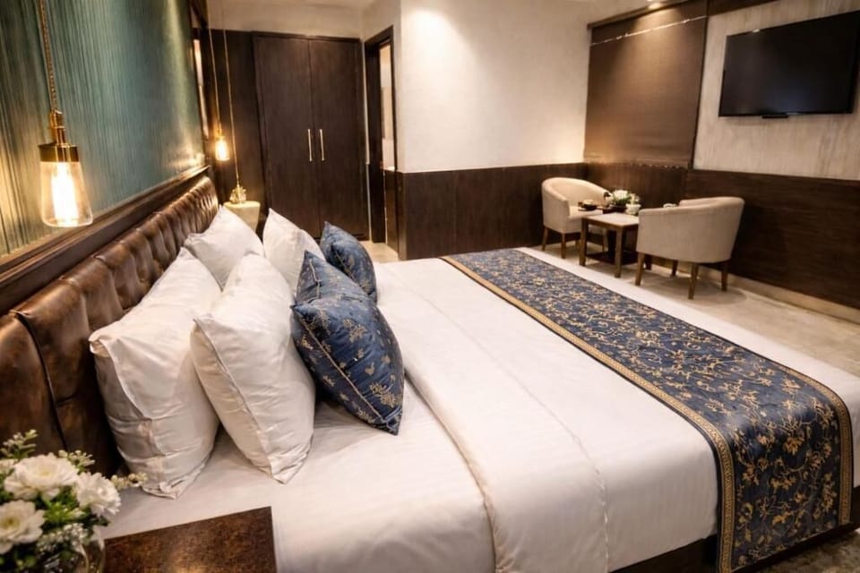 Superior Double Room, City View | In-room safe, soundproofing, iron/ironing board, WiFi (free)