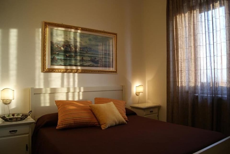 Double Room | In-room safe, soundproofing, WiFi (free)