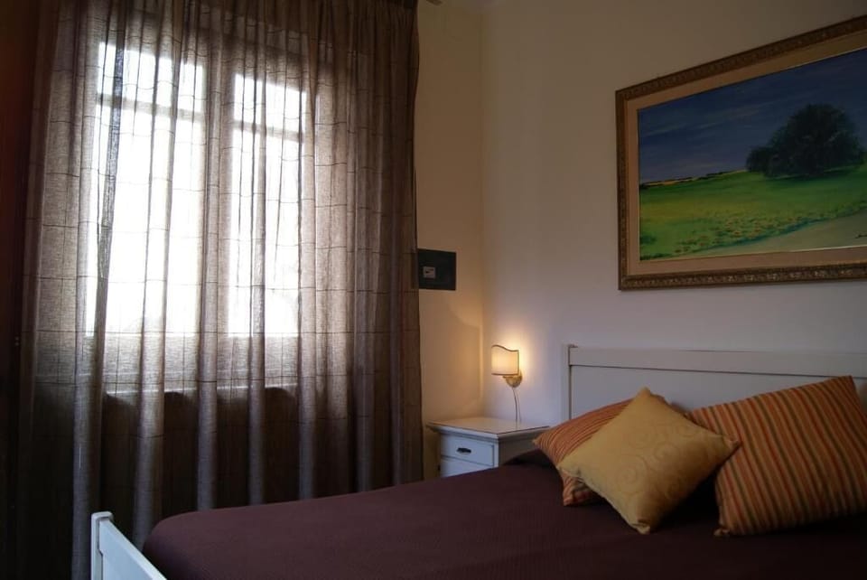 Double Room | In-room safe, soundproofing, WiFi (free)