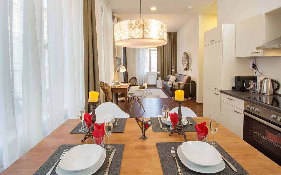 Apartment | Living room | Flat-screen TV