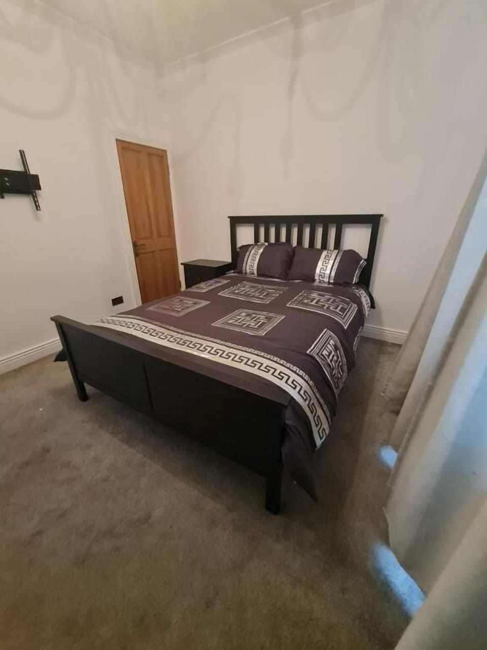 Deluxe Double Room, City View | Iron/ironing board (on request), WiFi (free)