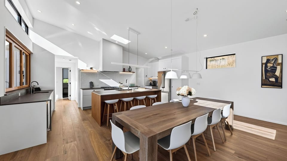 House (5 Bedrooms) | Interior