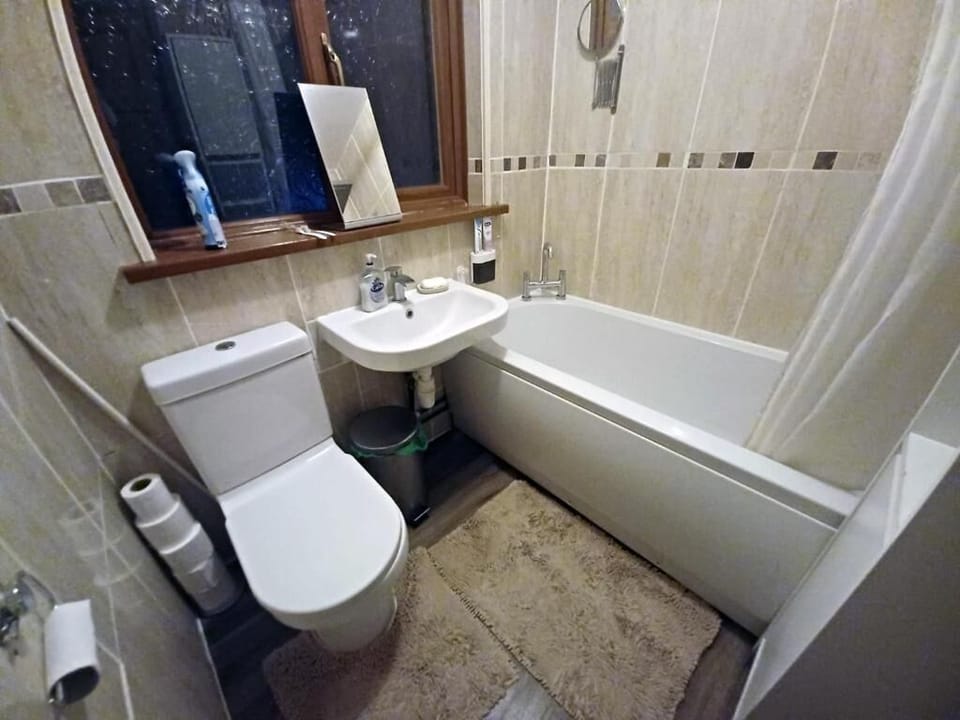 Deluxe Single Room, City View | Bathroom