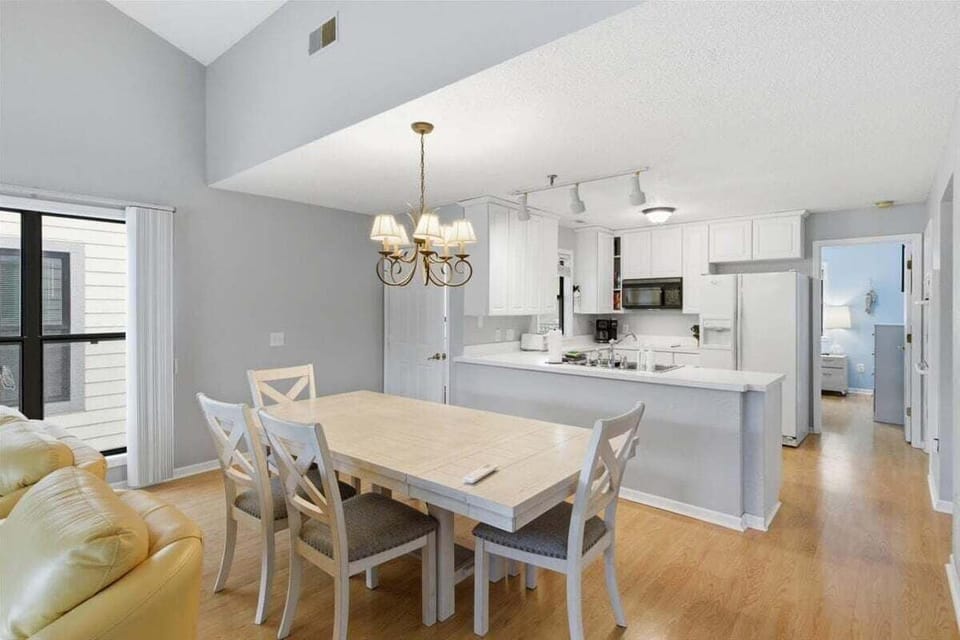 Condo, Multiple Beds (Captain's Hideaway) | 3 bedrooms, individually decorated, individually furnished, bed sheets
