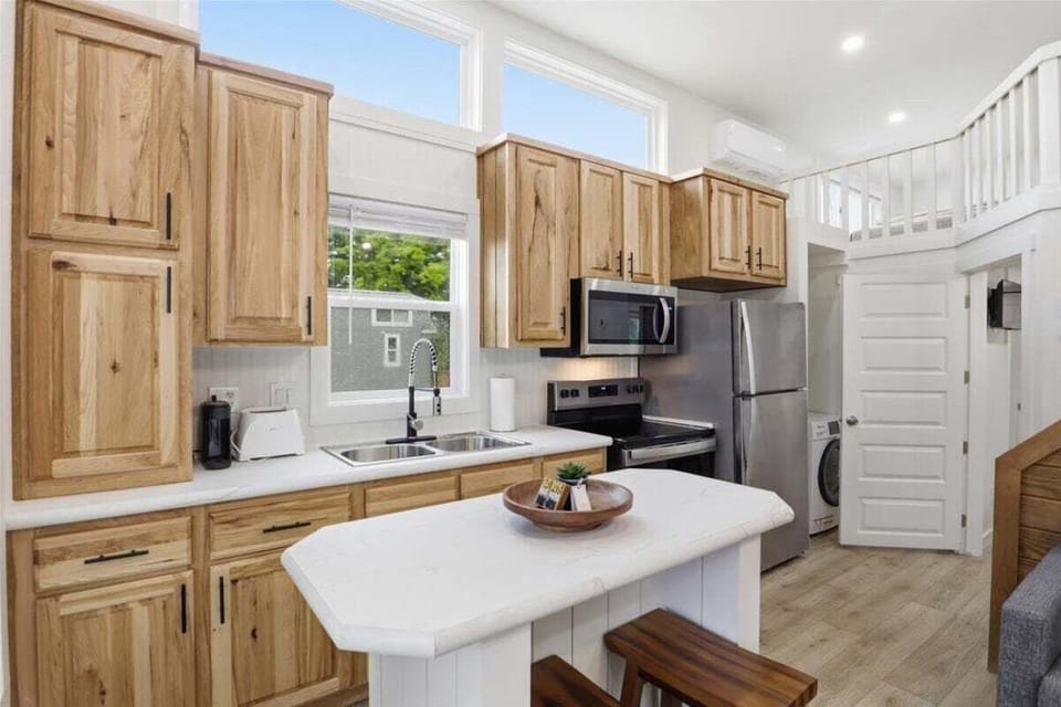 House, Multiple Beds (Oasis at Hillstone) | Private kitchen