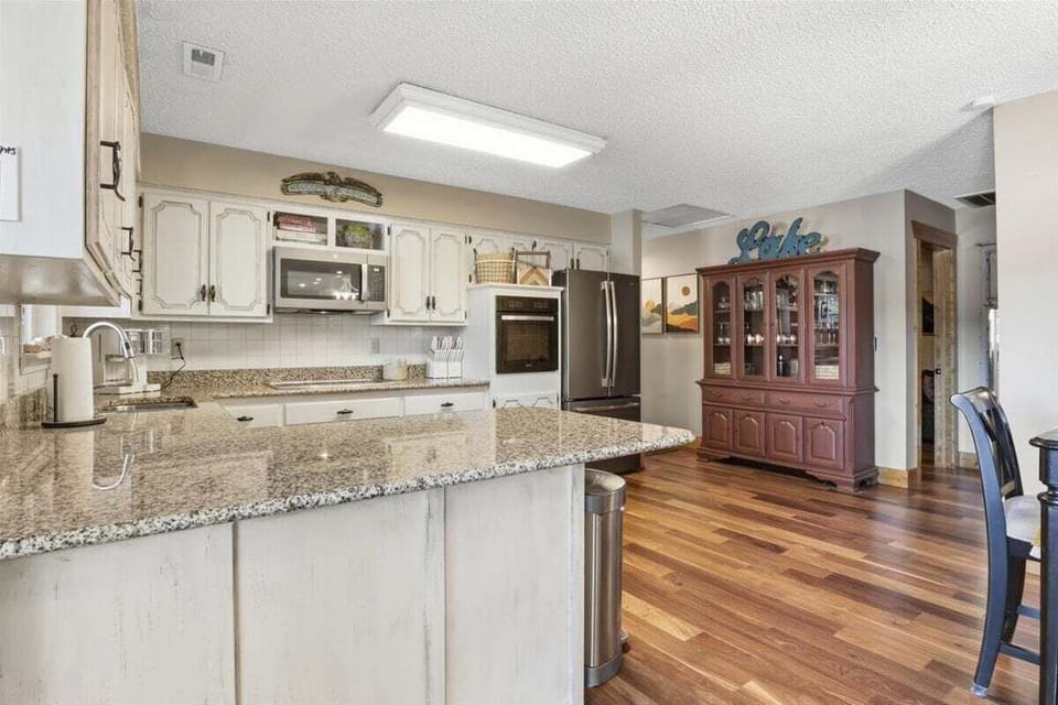 Condo, Multiple Beds (Byrde's Eye View) | Private kitchen