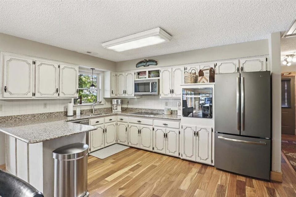 Condo, Multiple Beds (Byrde's Eye View) | Private kitchen