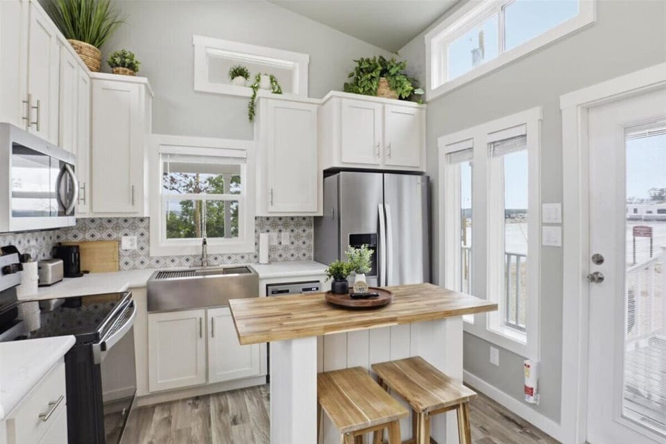 House, Multiple Beds (Lookout at Hillstone) | Private kitchen
