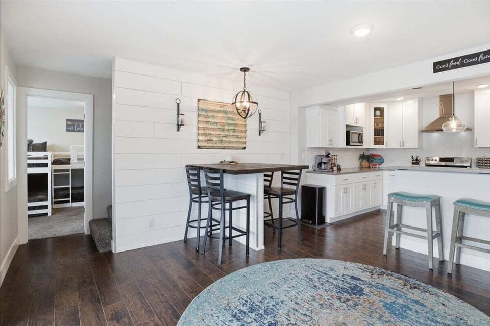 House, Multiple Beds (Ginger Point Joint) | 4 bedrooms, individually decorated, individually furnished, bed sheets