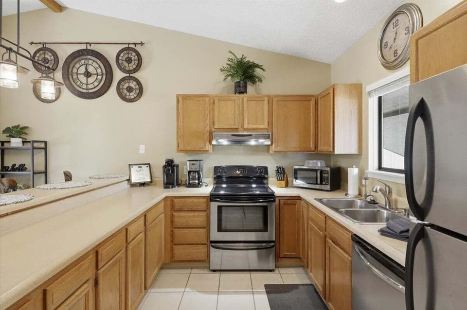 Condo, Multiple Beds (Lakefront Lazy Dayz) | Private kitchen