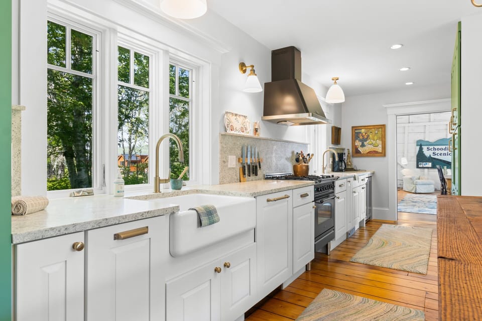 House, Multiple Beds, Kitchen (Pom Cottage) | Private kitchen
