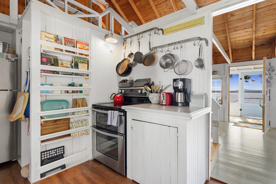 House, Multiple Beds, Kitchen (Sunset Cottage) | Private kitchen