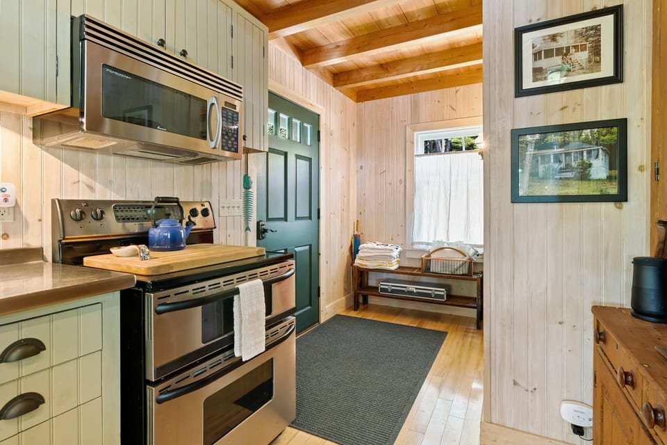 House, Multiple Beds (The Boathouse) | Private kitchen