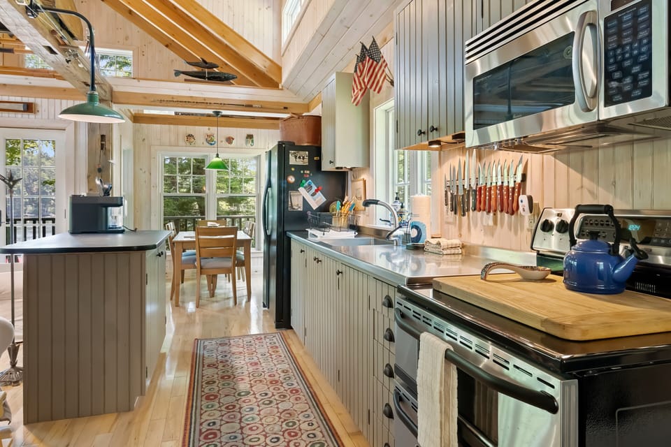 House, Multiple Beds (The Boathouse) | Private kitchen