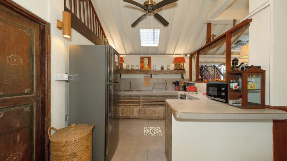 Villa, 4 Bedrooms, Private Pool, Pool View | Private kitchen | Fridge, microwave, oven, stovetop