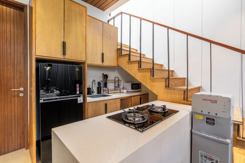 Superior Villa, Balcony, Pool View | Private kitchen | Fridge, microwave, stovetop, electric kettle