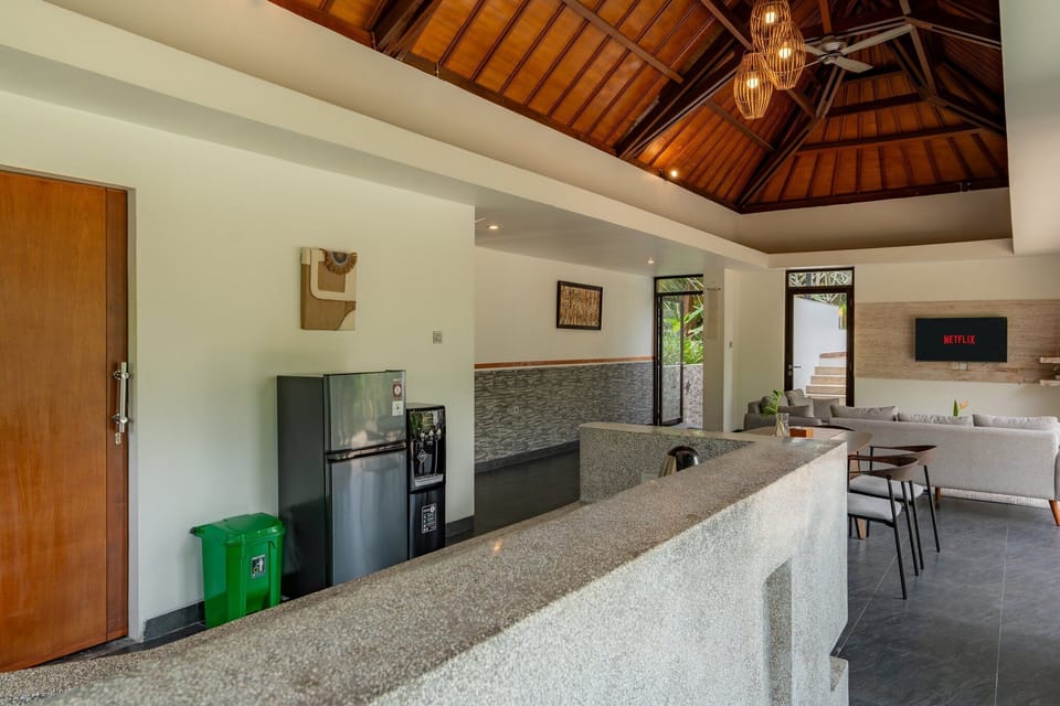 Villa | Private kitchen | Full-size fridge, microwave, stovetop, rice cooker