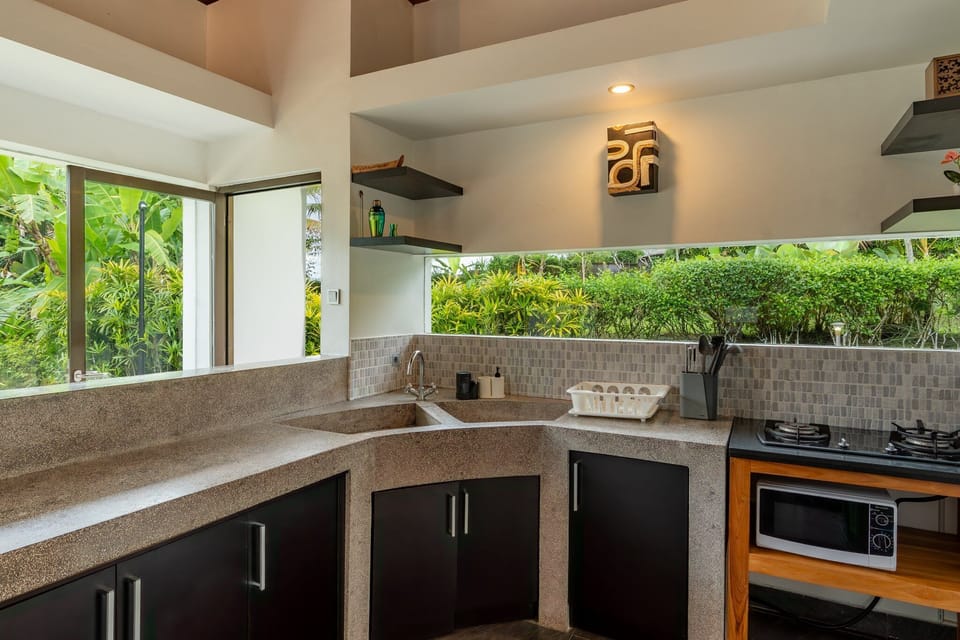 Villa | Private kitchen | Full-size fridge, microwave, stovetop, rice cooker