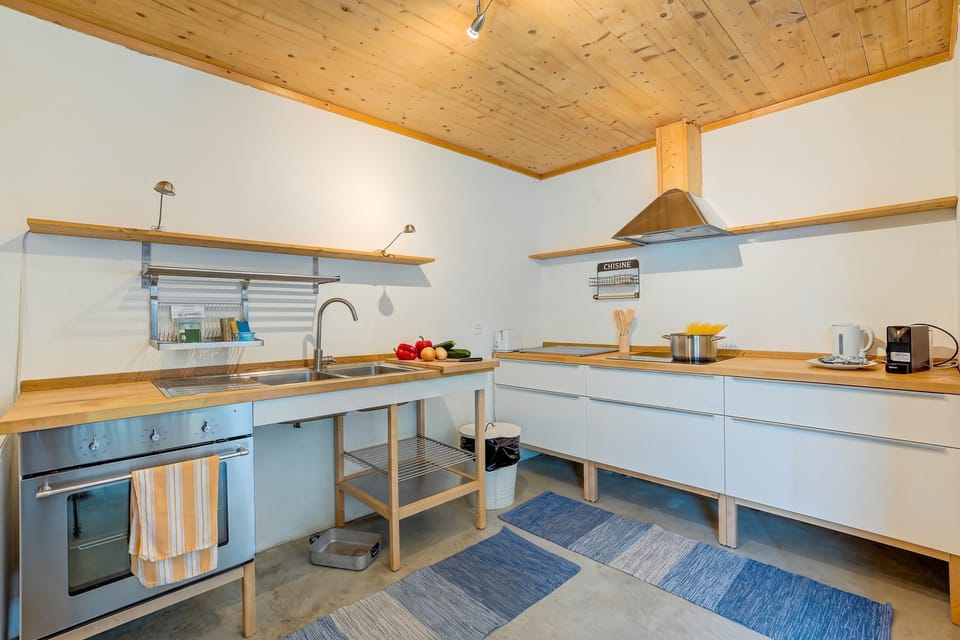 Family Apartment, 1 Bedroom (Casa Maamii Mugena With Terrace And) | Private kitchen