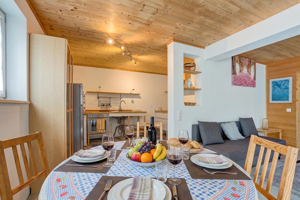Family Apartment, 1 Bedroom (Casa Maamii Mugena With Terrace And) | Dining