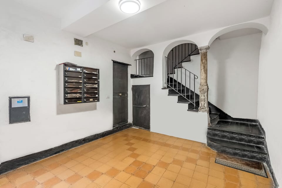 Standard Apartment, 1 Bedroom, Microwave (Old Town Living in historic center &) | Staircase