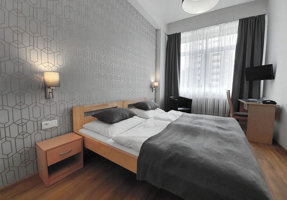 Double or Twin Room | WiFi (free)