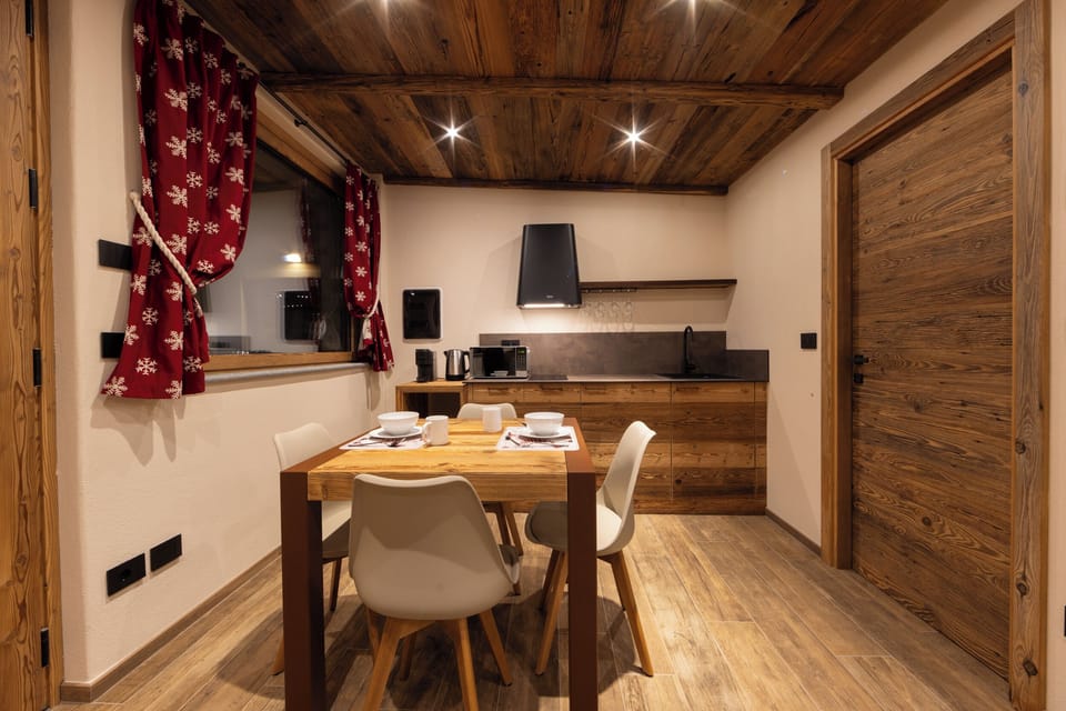 Studio | Dining