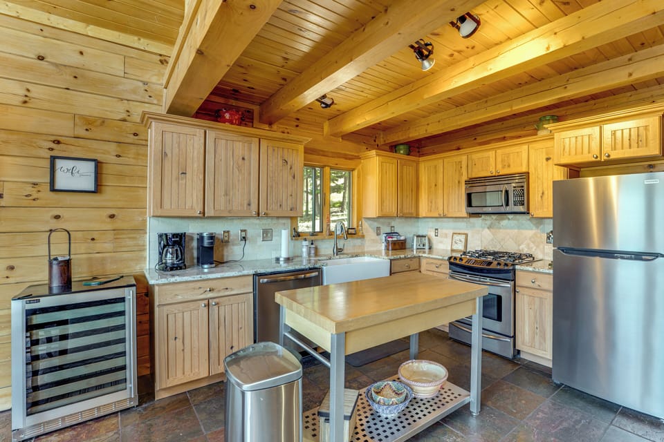 House (4 Bedrooms) | Interior