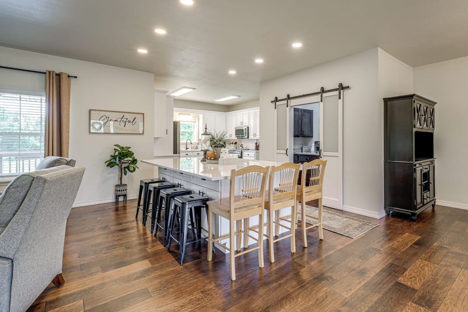 House (Multiple Bedrooms) | Interior