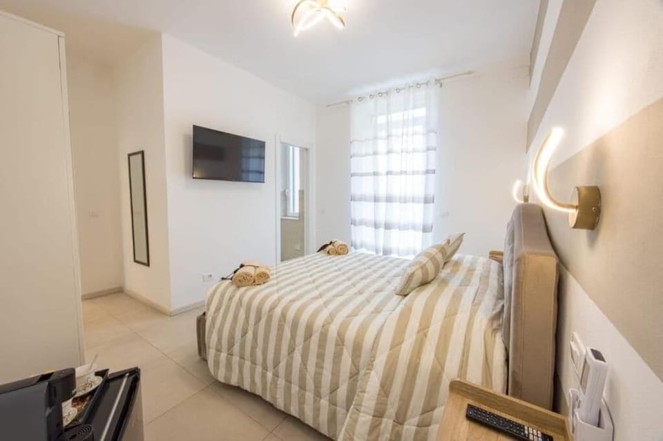 Comfort Room, Ensuite, City View | Frette Italian sheets, premium bedding, down comforters