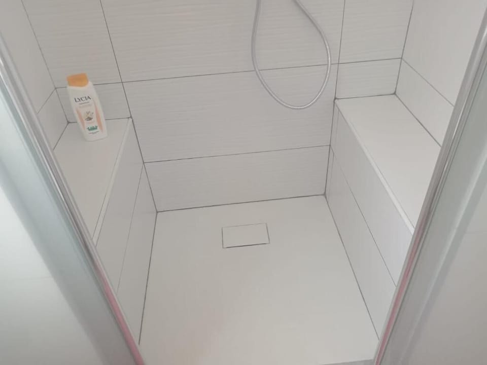 Standard Room, Private Bathroom, Garden Area | Bathroom | Towels
