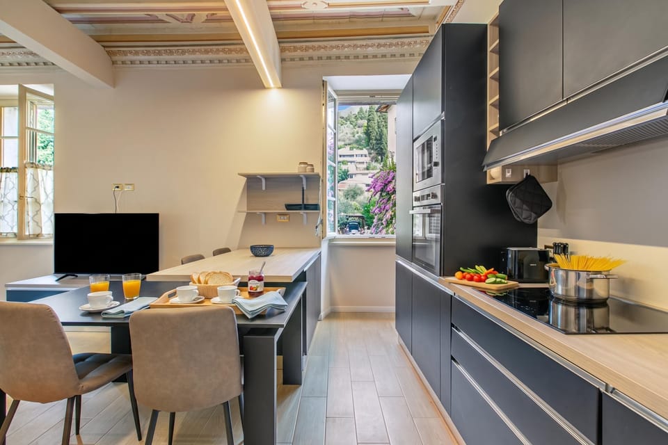 Luxury Apartment, 1 Bedroom, Microwave (Boutique Apartment) | Private kitchen