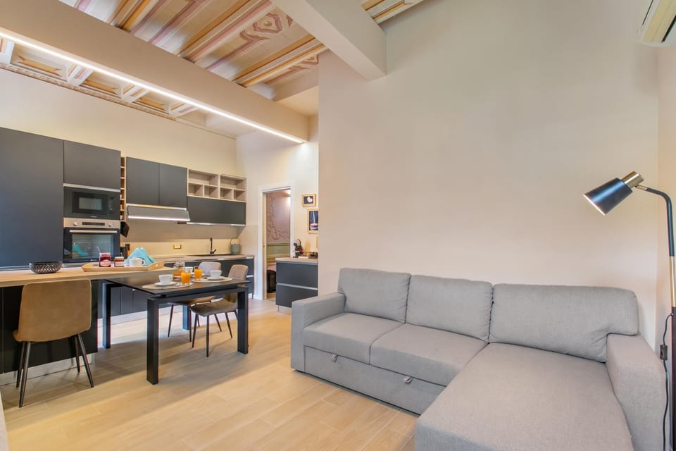 Luxury Apartment, 1 Bedroom, Microwave (Boutique Apartment) | Living room