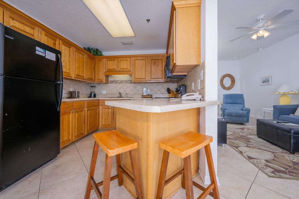 Condo, 1 Bedroom | Private kitchen | Coffee/tea maker, fridge, oven