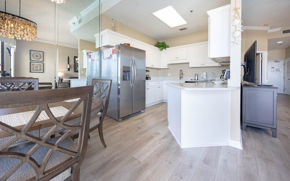 Condo, 1 Bedroom | Private kitchen | Coffee/tea maker, fridge, oven