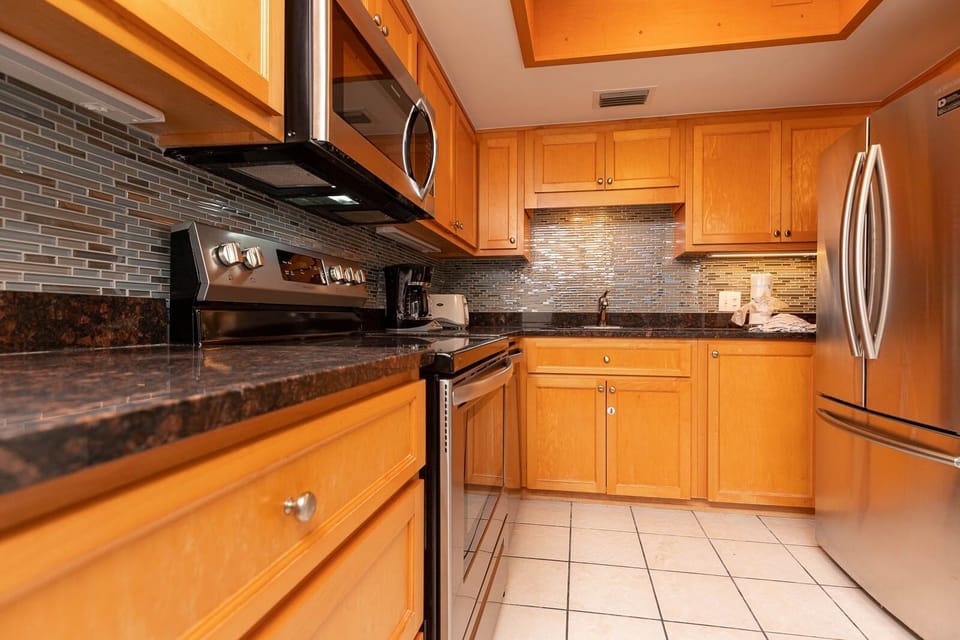 Condo, 1 Bedroom | Private kitchen | Coffee/tea maker, fridge, oven