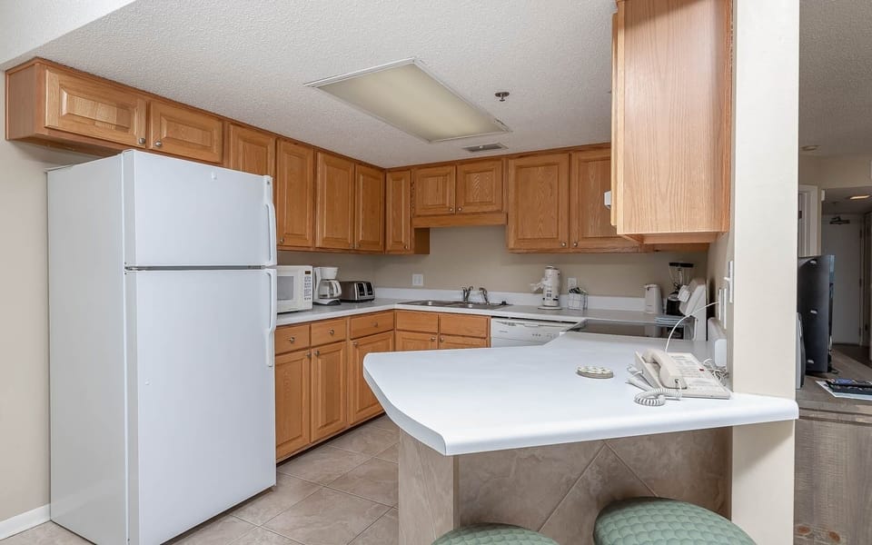 Condo, 1 Bedroom | Private kitchen | Coffee/tea maker, fridge, oven