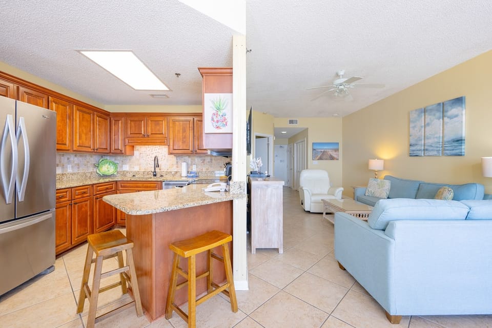 Condo, 1 Bedroom | Living area