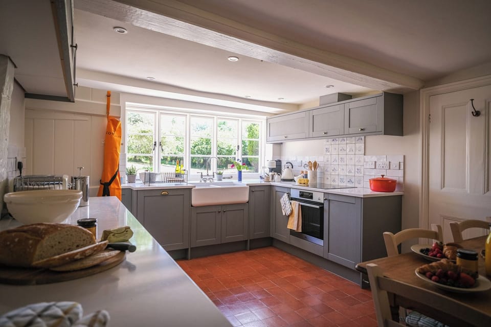 Dishwasher, cookware/dishes/utensils