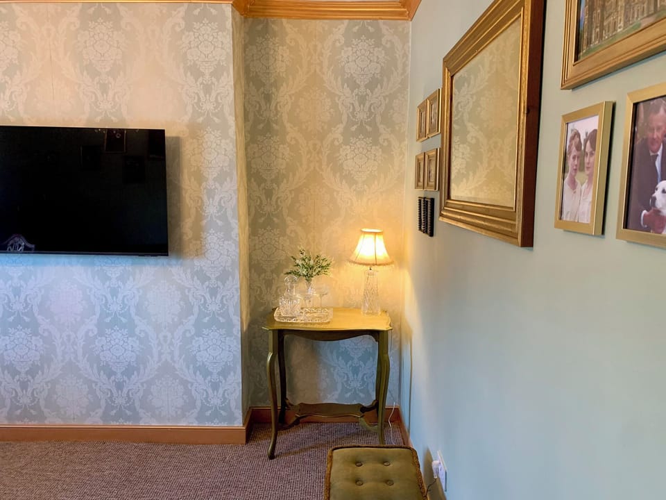 Cottage | Interior