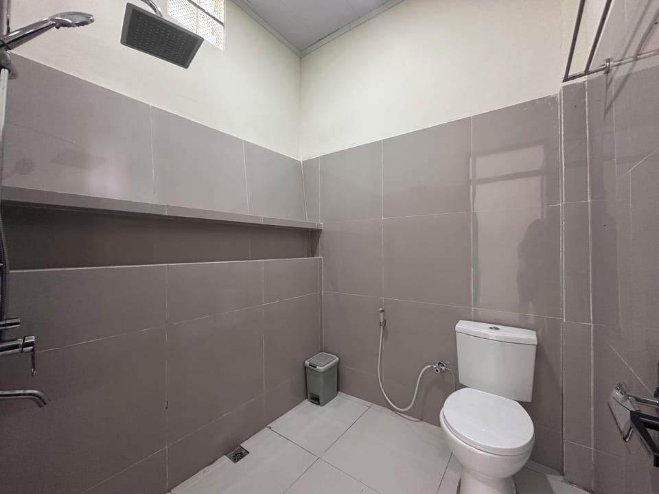 Standard Double Room, 1 Bedroom, Private Bathroom, Hill View | Bathroom | Shower, hair dryer, towels, soap