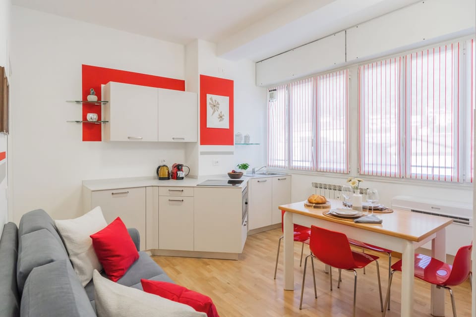 Apartment (1 Bedroom) | Living area | TV