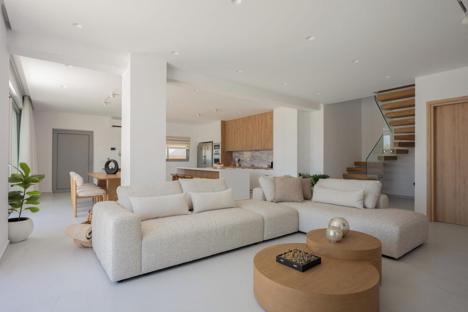 Villa, Mountain View | Living room | 75-inch Smart TV with digital channels, offices