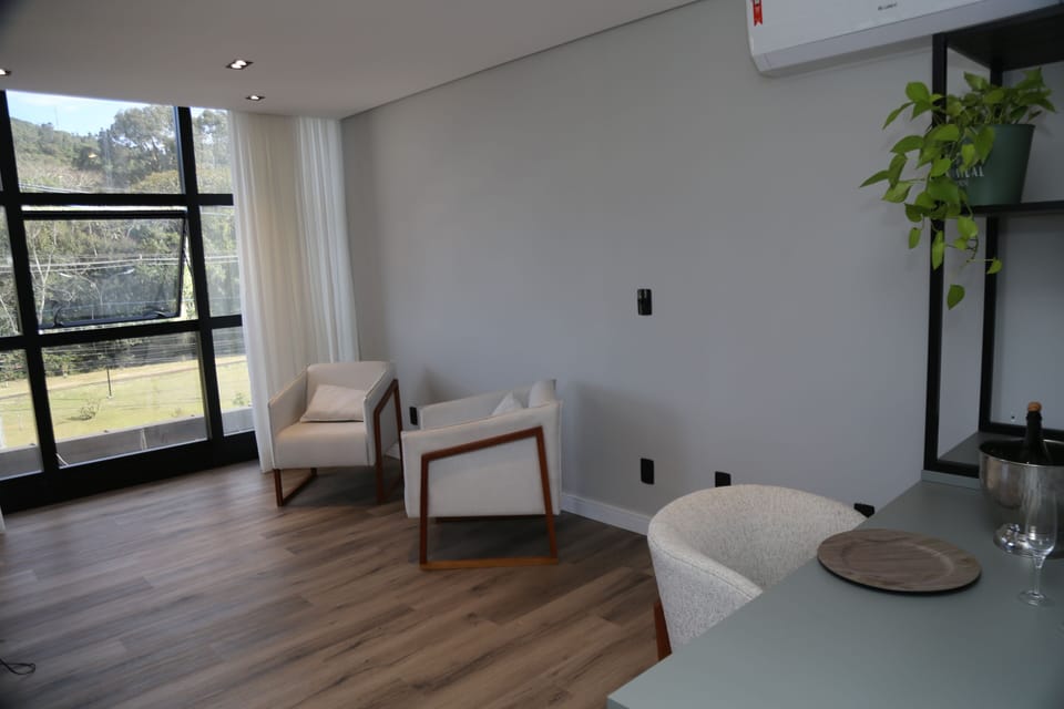 Desk, laptop workspace, WiFi (free)